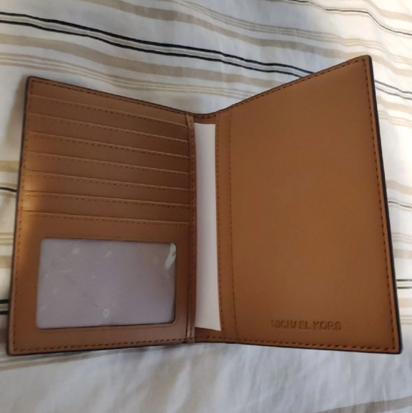 Michael Kors Passport Wallet - Picture 2 of 2